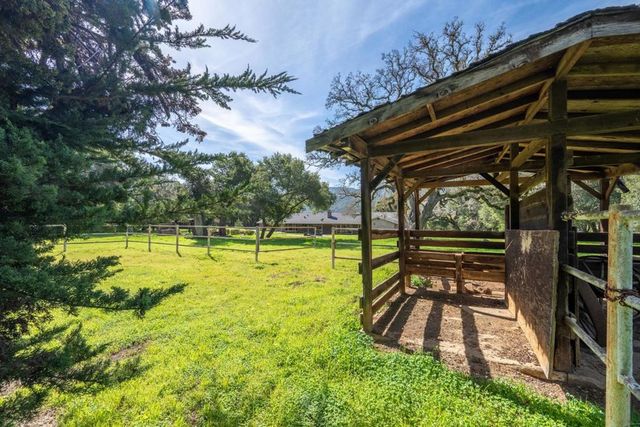 10 Ring Lane, Carmel Valley, CA 93924