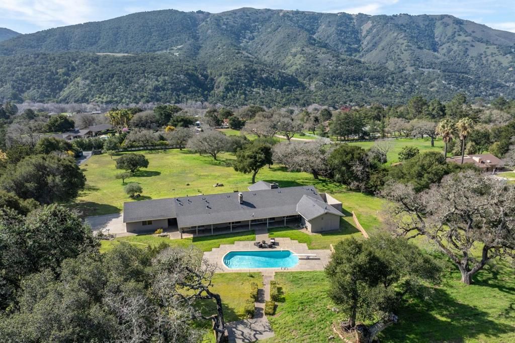10 Ring Lane, Carmel Valley, CA 93924