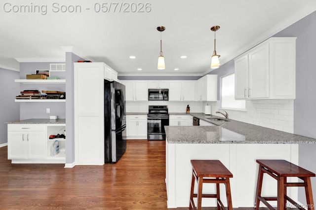 23785 Davey Avenue, Hazel Park, MI 48030