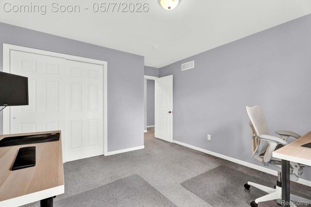 23785 Davey Avenue, Hazel Park, MI 48030