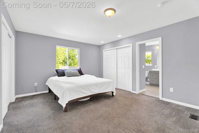 23785 Davey Avenue, Hazel Park, MI 48030