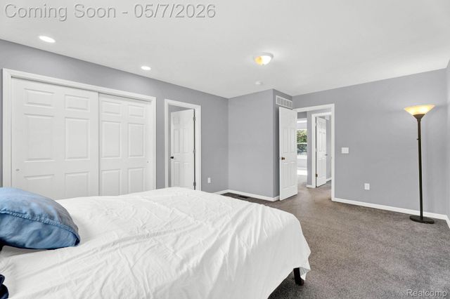 23785 Davey Avenue, Hazel Park, MI 48030