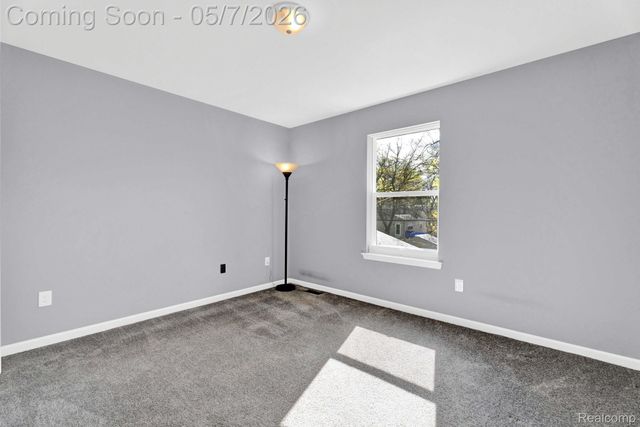 23785 Davey Avenue, Hazel Park, MI 48030