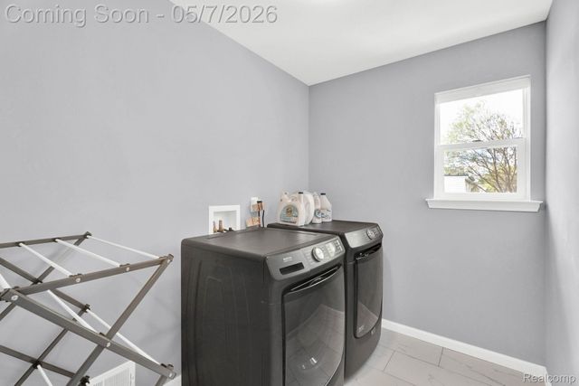 23785 Davey Avenue, Hazel Park, MI 48030