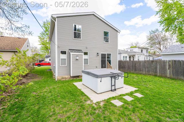 23785 Davey Avenue, Hazel Park, MI 48030