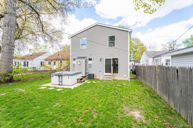 23785 Davey Avenue, Hazel Park, MI 48030