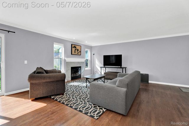 23785 Davey Avenue, Hazel Park, MI 48030