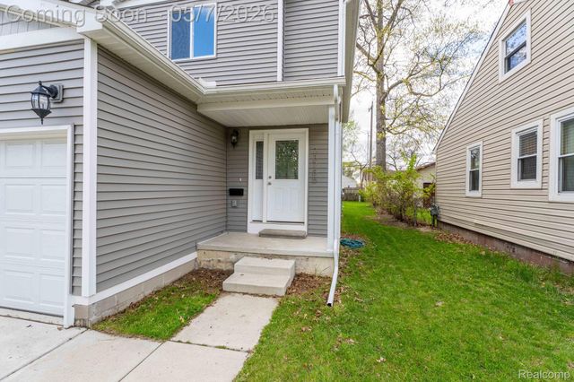 23785 Davey Avenue, Hazel Park, MI 48030