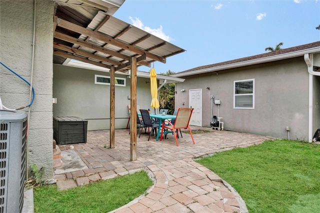 3510 4TH AVENUE W, Bradenton, FL 34205