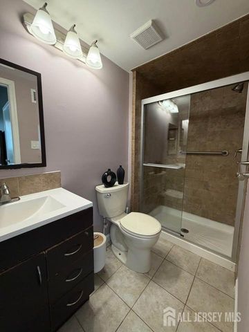 80 farnham Square, Parlin, NJ 08859