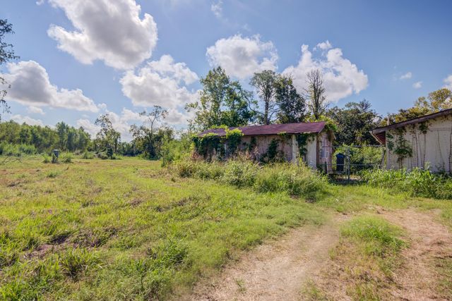 3701 Avenue J, Santa Fe, TX 77510