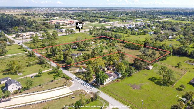 3701 Avenue J, Santa Fe, TX 77510