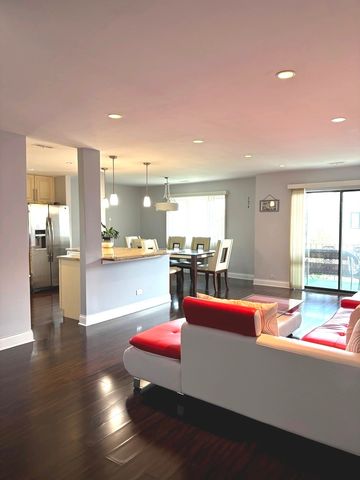 9332 Landings Lane 504, Des Plaines, IL 60016