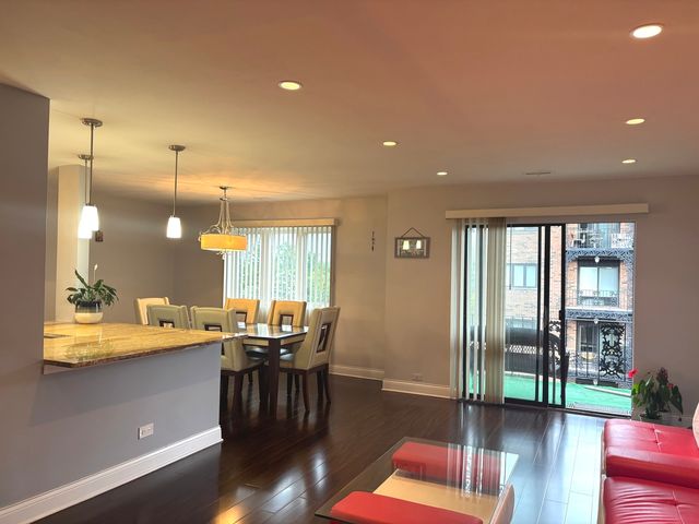 9332 Landings Lane 504, Des Plaines, IL 60016