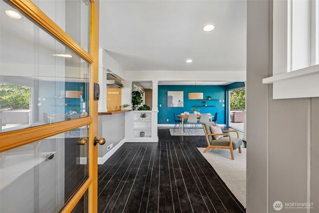 239 NW 48th Street, Seattle, WA 98107