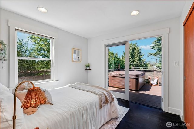 239 NW 48th Street, Seattle, WA 98107