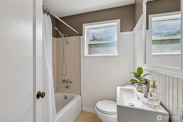 239 NW 48th Street, Seattle, WA 98107