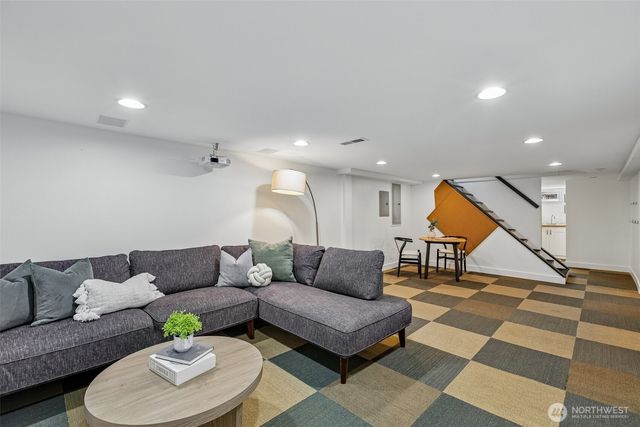 239 NW 48th Street, Seattle, WA 98107