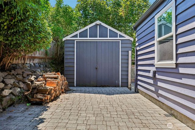 239 NW 48th Street, Seattle, WA 98107