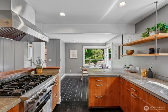 239 NW 48th Street, Seattle, WA 98107