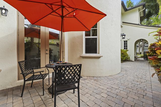 834 Madison Court, Palm Beach Gardens, FL 33410