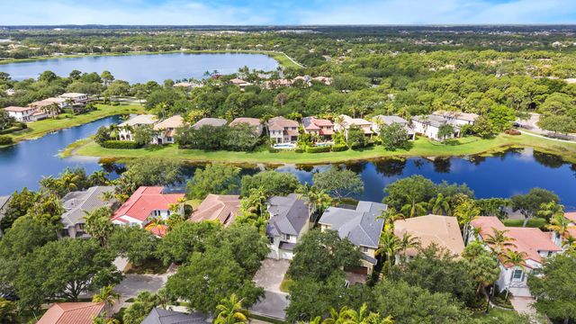834 Madison Court, Palm Beach Gardens, FL 33410