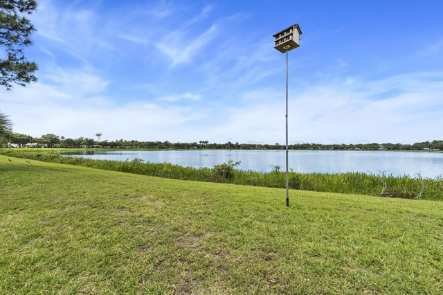 834 Madison Court, Palm Beach Gardens, FL 33410