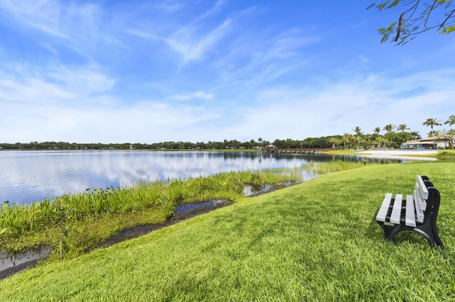 834 Madison Court, Palm Beach Gardens, FL 33410