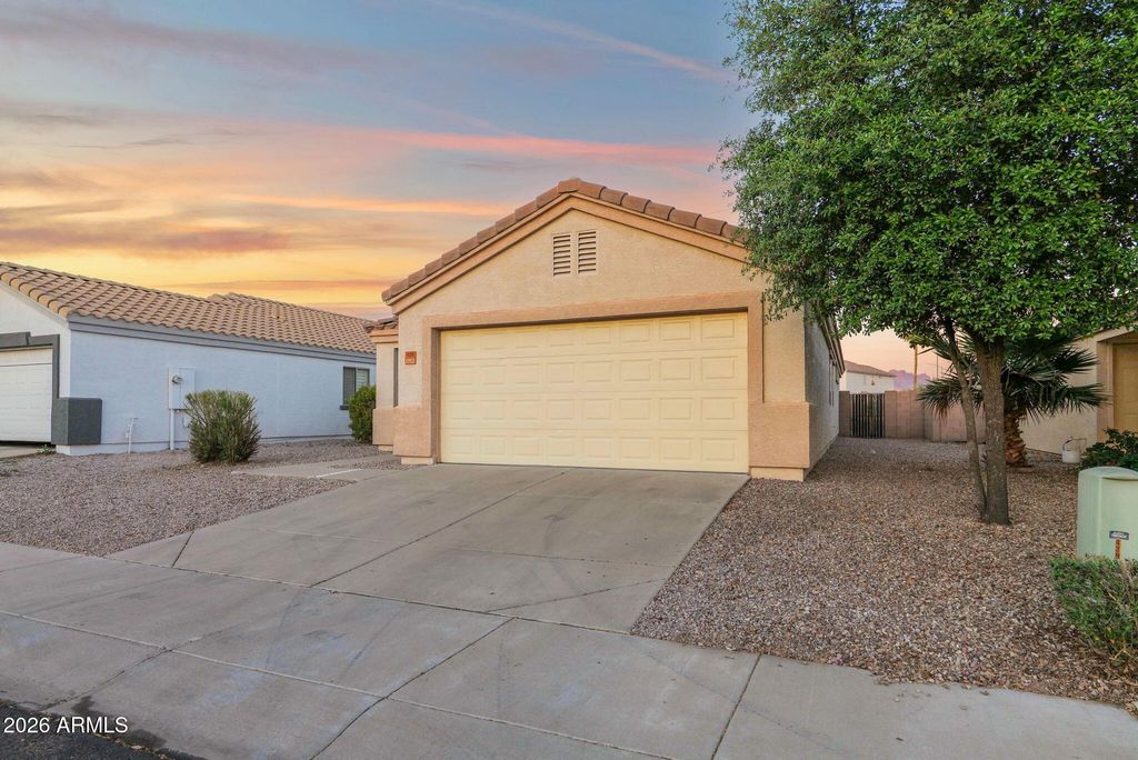429 S Labelle --, Mesa, AZ 85208 — photo 3