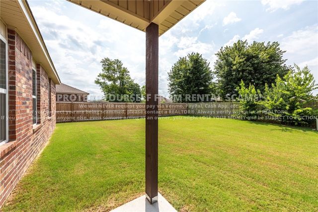 500 W Fitchberg Street, Siloam Springs, AR 72761