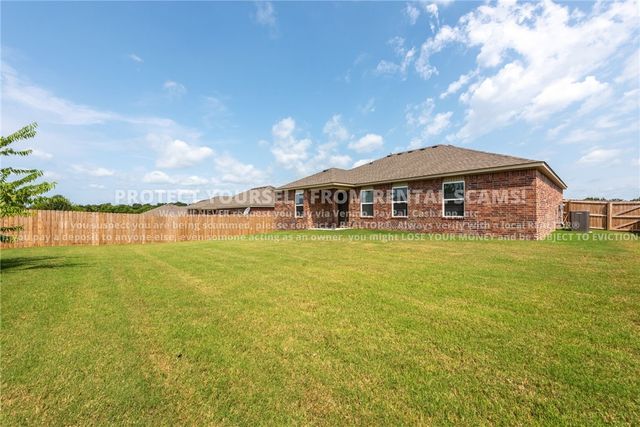 500 W Fitchberg Street, Siloam Springs, AR 72761
