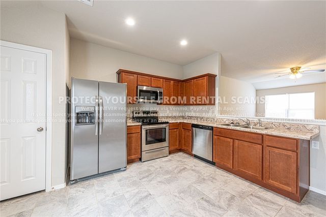 500 W Fitchberg Street, Siloam Springs, AR 72761