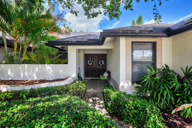 13739 Ishnala Circle, Wellington, FL 33414