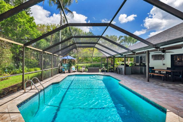 13739 Ishnala Circle, Wellington, FL 33414