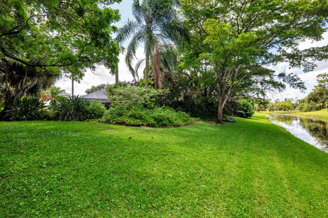 13739 Ishnala Circle, Wellington, FL 33414