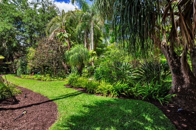 13739 Ishnala Circle, Wellington, FL 33414