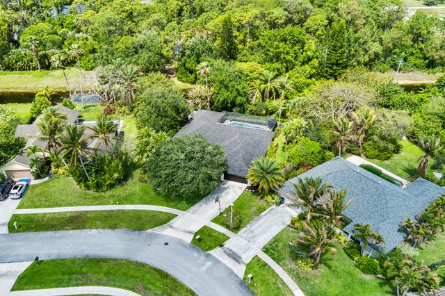 13739 Ishnala Circle, Wellington, FL 33414