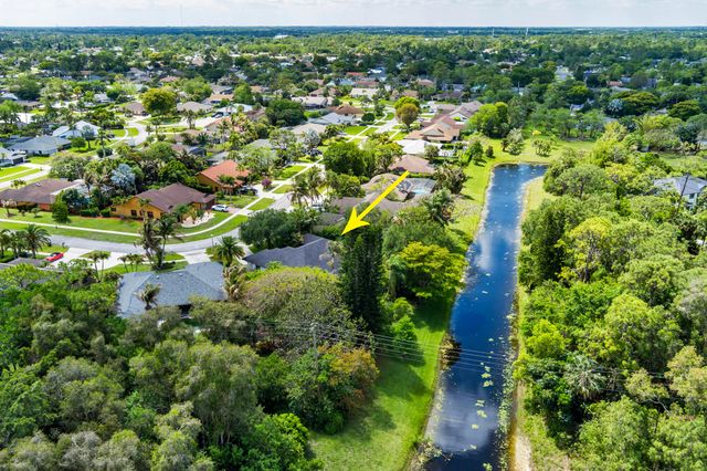 13739 Ishnala Circle, Wellington, FL 33414