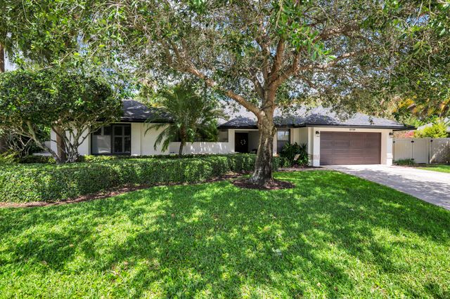 13739 Ishnala Circle, Wellington, FL 33414