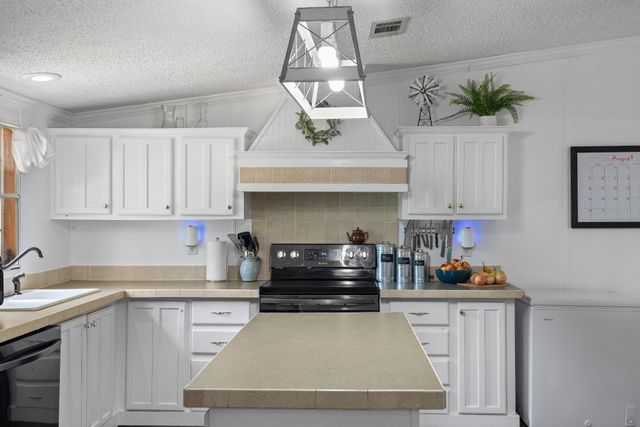 318 Lucas Ridge Ln, Waverly, TN 37185