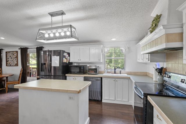 318 Lucas Ridge Ln, Waverly, TN 37185