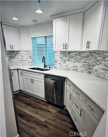 420 Lake 101, Huntington Beach, CA 92648