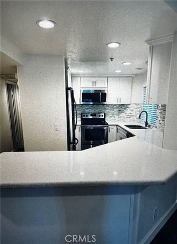 420 Lake 101, Huntington Beach, CA 92648