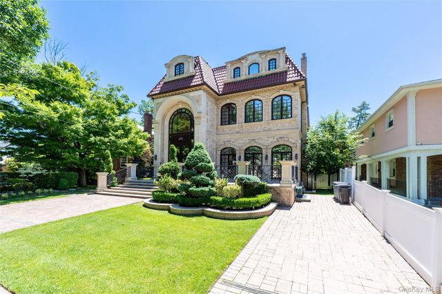 18710 Aberdeen Road, Jamaica Estates, NY 11432