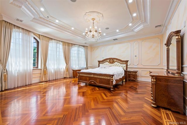 18710 Aberdeen Road, Jamaica Estates, NY 11432