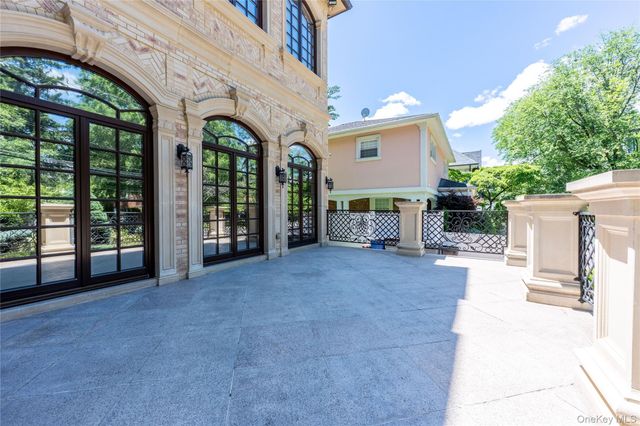 18710 Aberdeen Road, Jamaica Estates, NY 11432