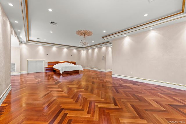 18710 Aberdeen Road, Jamaica Estates, NY 11432
