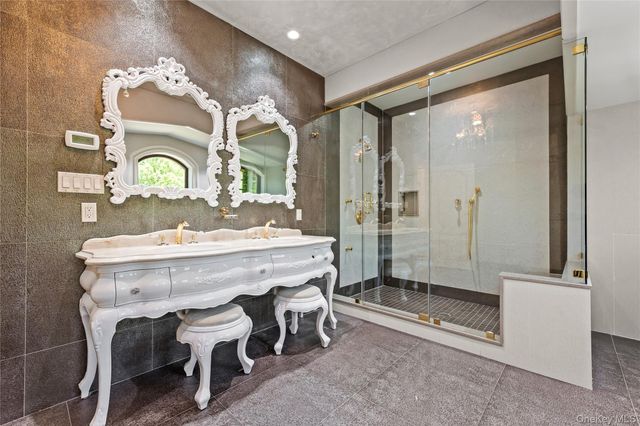 18710 Aberdeen Road, Jamaica Estates, NY 11432