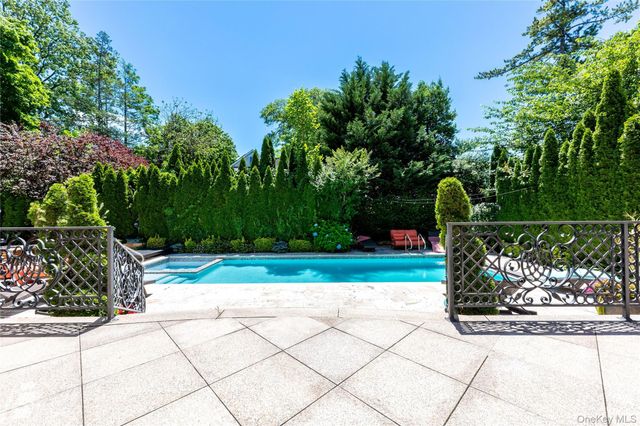 18710 Aberdeen Road, Jamaica Estates, NY 11432