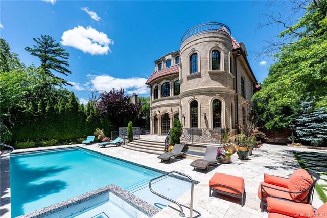 18710 Aberdeen Road, Jamaica Estates, NY 11432